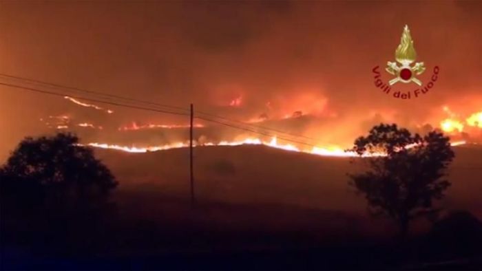 Calabria, Sicilia, l&#039;Italia in fiamme - Vi siamo vicini